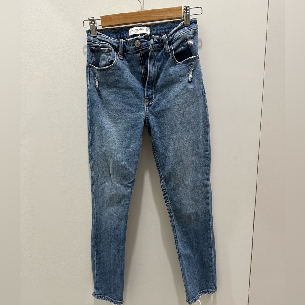 Abercrombie Skinny Jean NWOT Size 24 - Picture 1 of 4